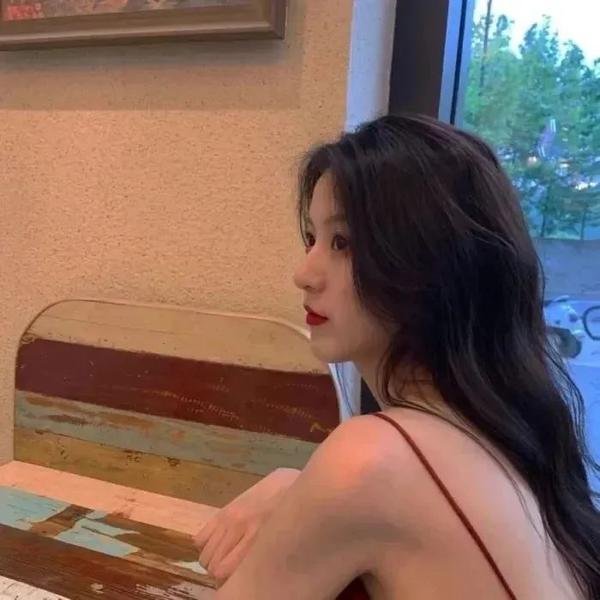 闪婚后老公是千亿总裁